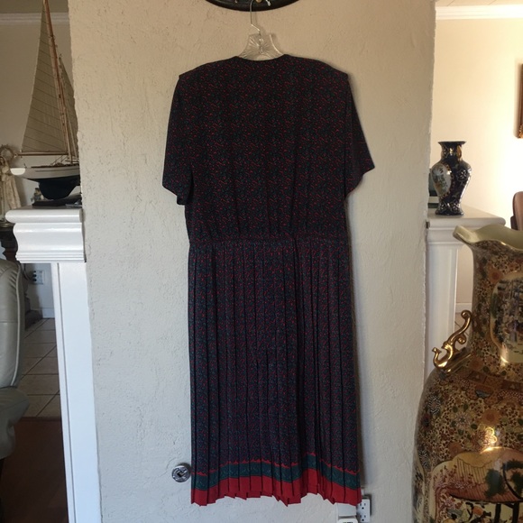 Vintage Leslie Fay Paisley Pleated Dress size 14 - Picture 2 of 16